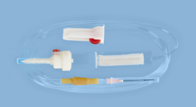 Система для вливаний гемотрансфузионная для крови с пластиковой иглой — 20 шт/уп купить оптом в Тольятти